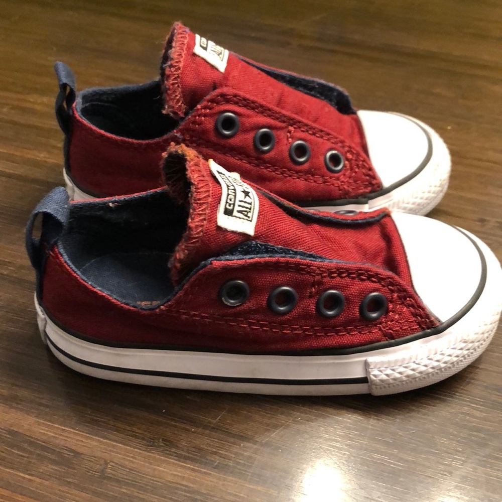 Kids Converse Velcro sneakers. (Toddler)